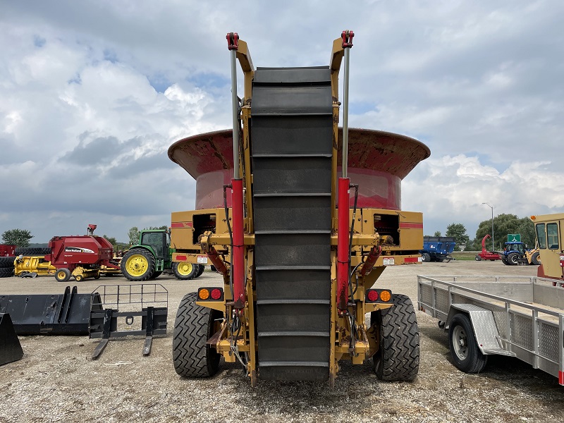 2019 Haybuster H-1130 Tub Grinder