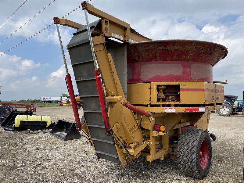 2019 Haybuster H-1130 Tub Grinder