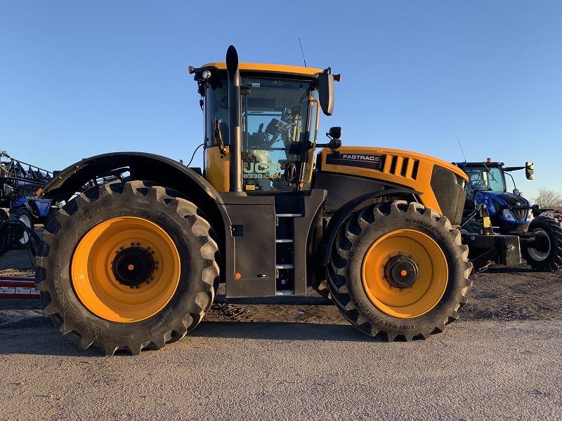 2024 JCB 8330 FASTRAC Tractor