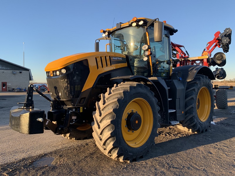 2024 JCB 8330 FASTRAC Tractor