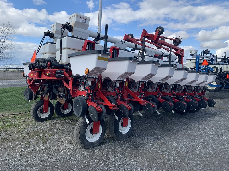 2014 Massey Ferguson 9186 Planter