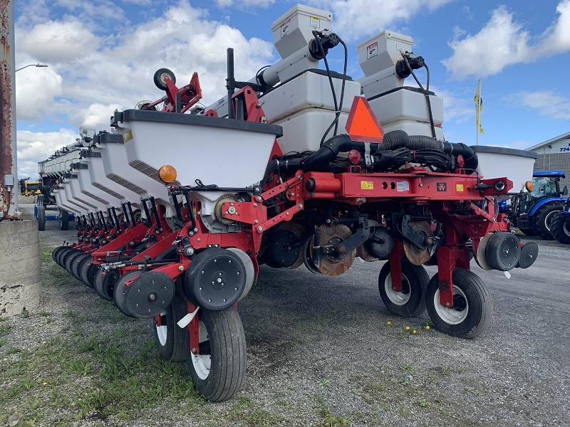 2014 Massey Ferguson 9186 Planter