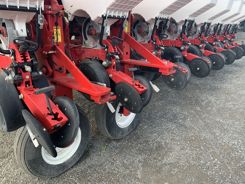 2014 Massey Ferguson 9186 Planter