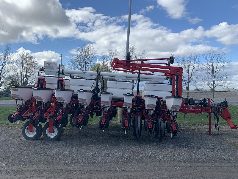 2014 Massey Ferguson 9186 Planter