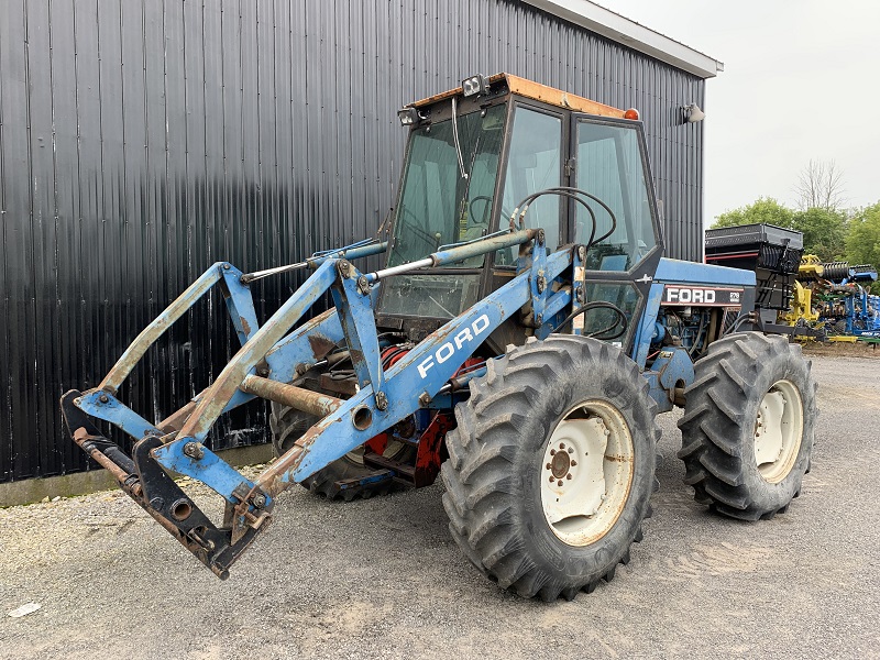 1989 New Holland 276 Tractor