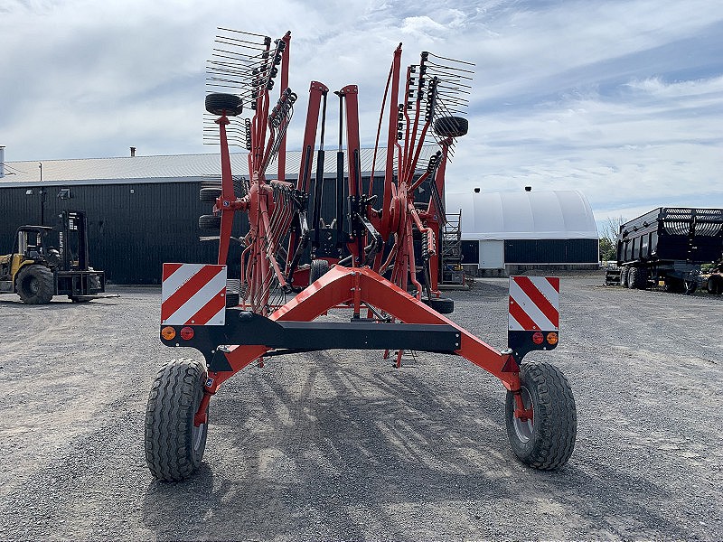 2014 Kuhn GA8731 Rake