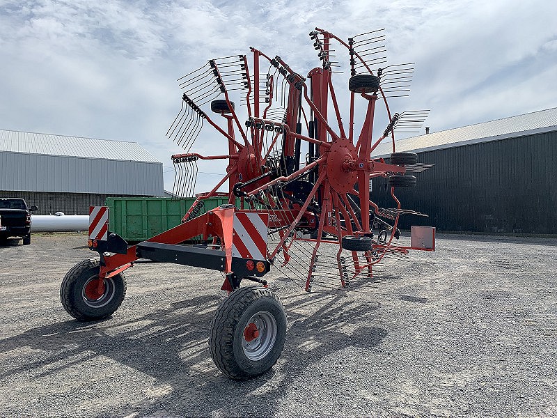 2014 Kuhn GA8731 Rake