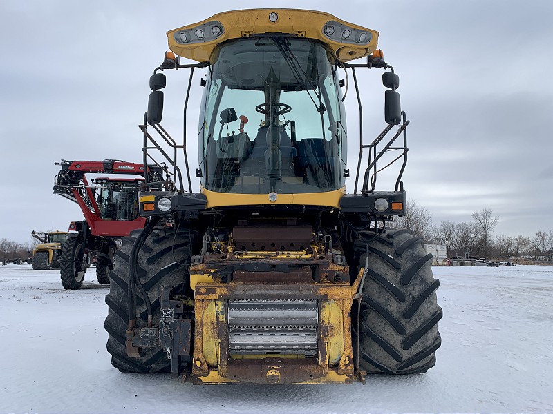 2010 New Holland FR9050 Forage Harvester