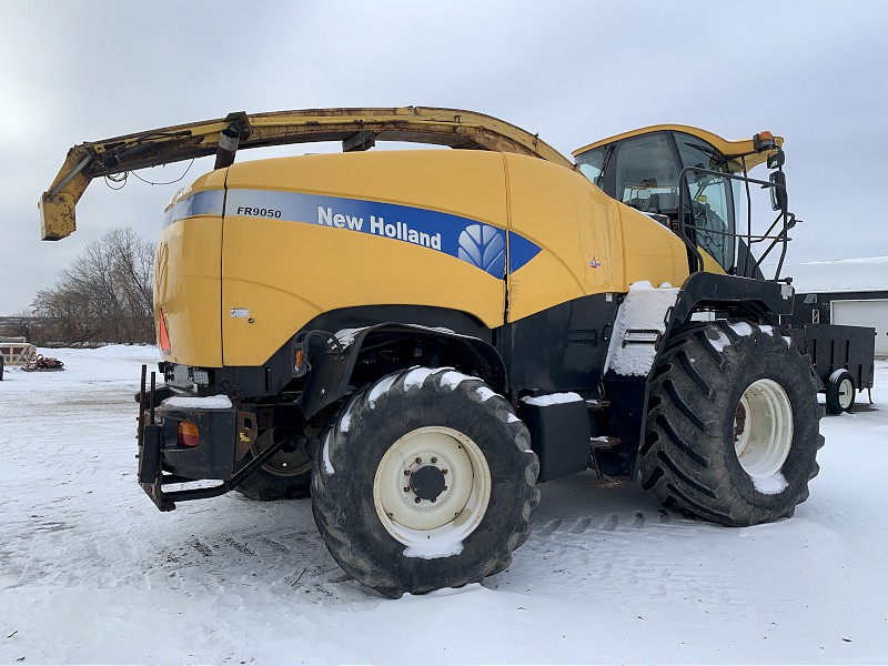 2010 New Holland FR9050 Forage Harvester