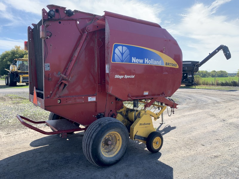 2008 New Holland BR7060 Baler/Round