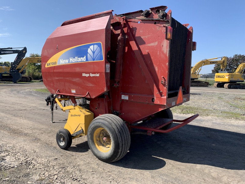 2008 New Holland BR7060 Baler/Round