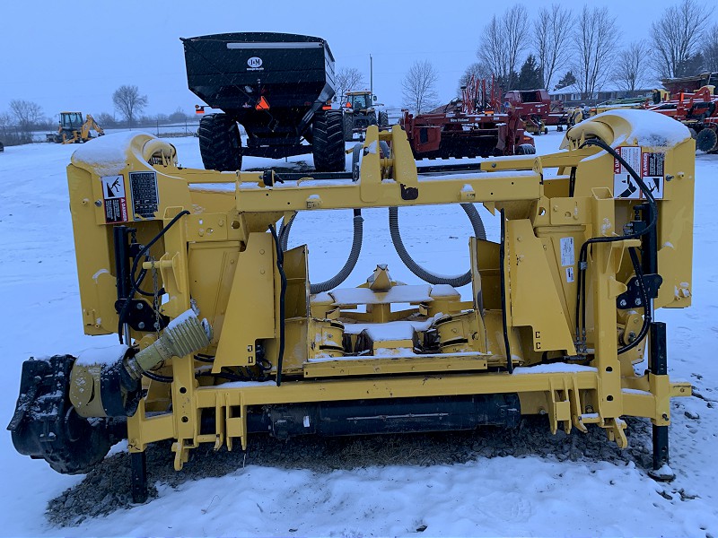 2016 New Holland 450SFIA Header Forage