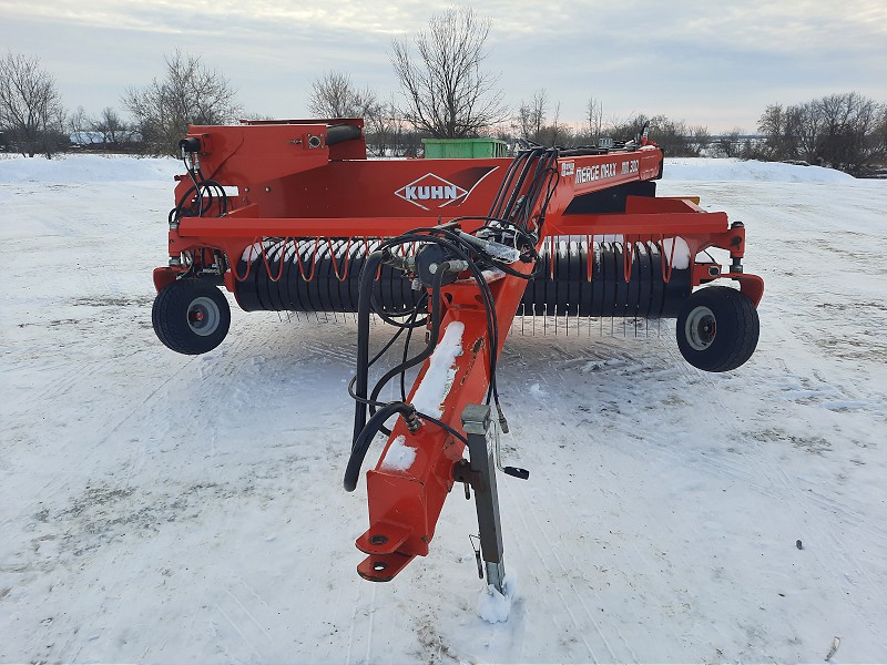 2013 Kuhn MM300 Windrow Merger