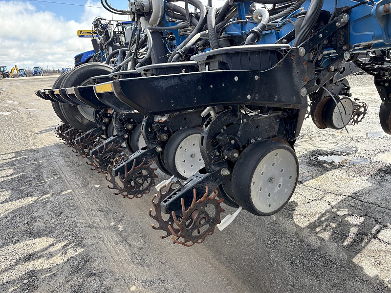 2014 Kinze 4900 Planter