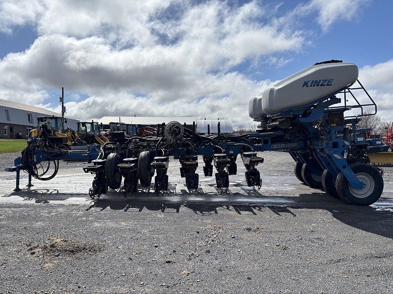 2014 Kinze 4900 Planter