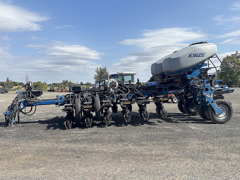 2014 Kinze 4900 Planter