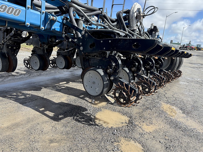 2014 Kinze 4900 Planter