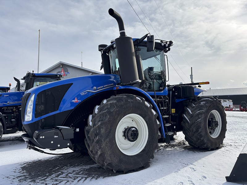 2025 New Holland T9.520 UC PL Tractor