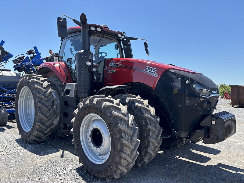 2026 Case IH MAGNUM 295 Tractor