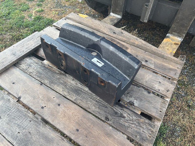 2022 New Holland 82029908 Weights