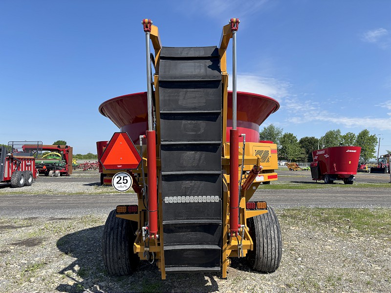 2025 Haybuster H-1030 Tub Grinder