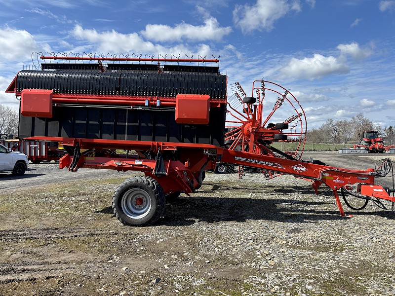 2026 Kuhn MM890 Windrow Merger