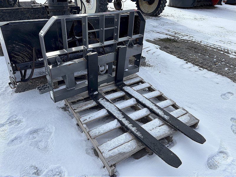 2025 CNH HD5548AO600 Pallet Fork