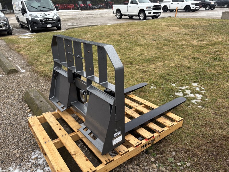2025 CNH HD5548AO600 Pallet Fork