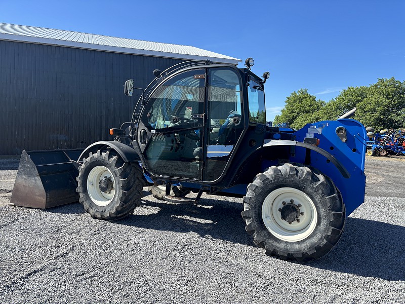2015 New Holland LM7.42 ELITE TeleHandler