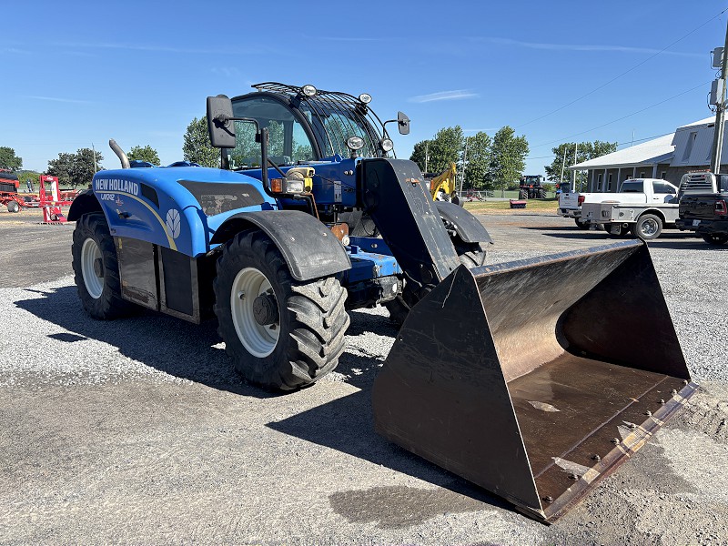 2015 New Holland LM7.42 ELITE TeleHandler