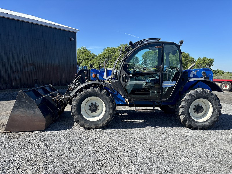 2015 New Holland LM7.42 ELITE TeleHandler