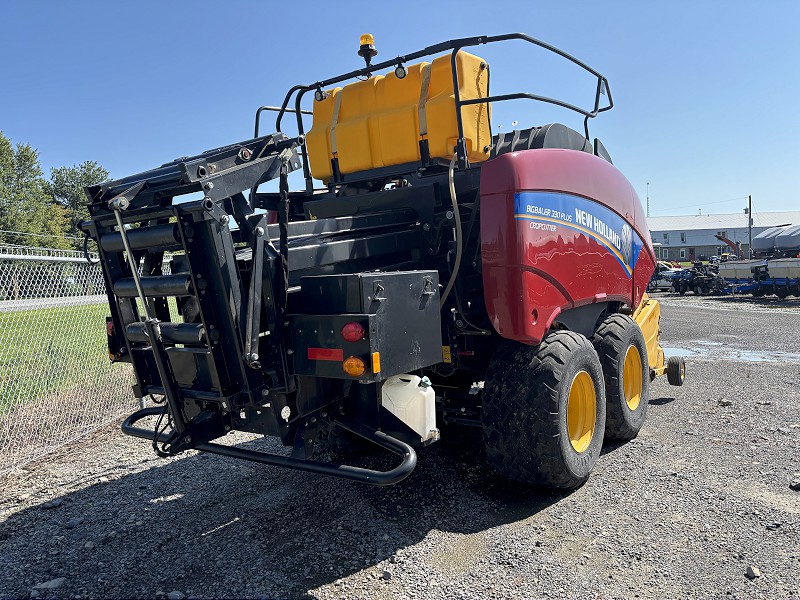2018 New Holland 330R Baler/Big Square