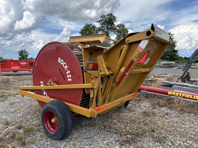 2022 Haybuster 3106 Rock Picker