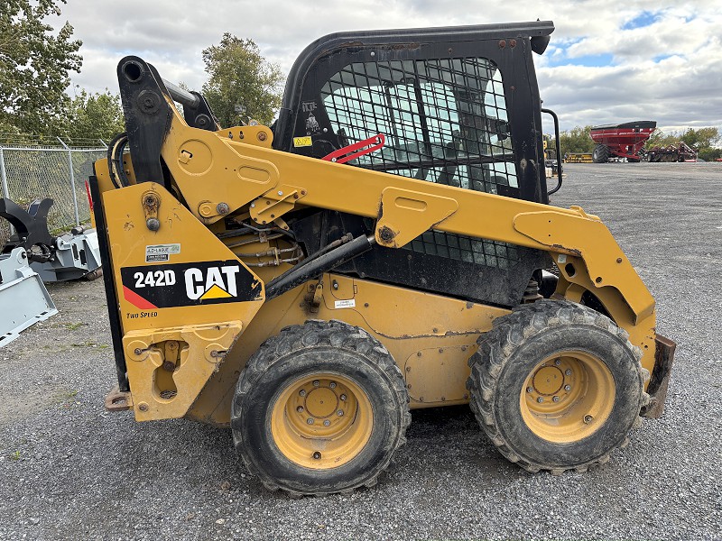 2019 Caterpillar 242D Skid Steer Loader