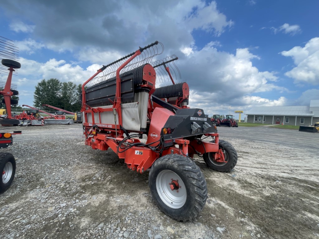 2010 Kuhn MM900 Windrow Merger
