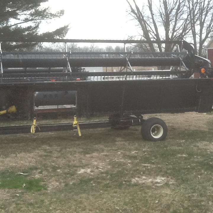 2001 AGCO Gleaner 800-30F Header Combine