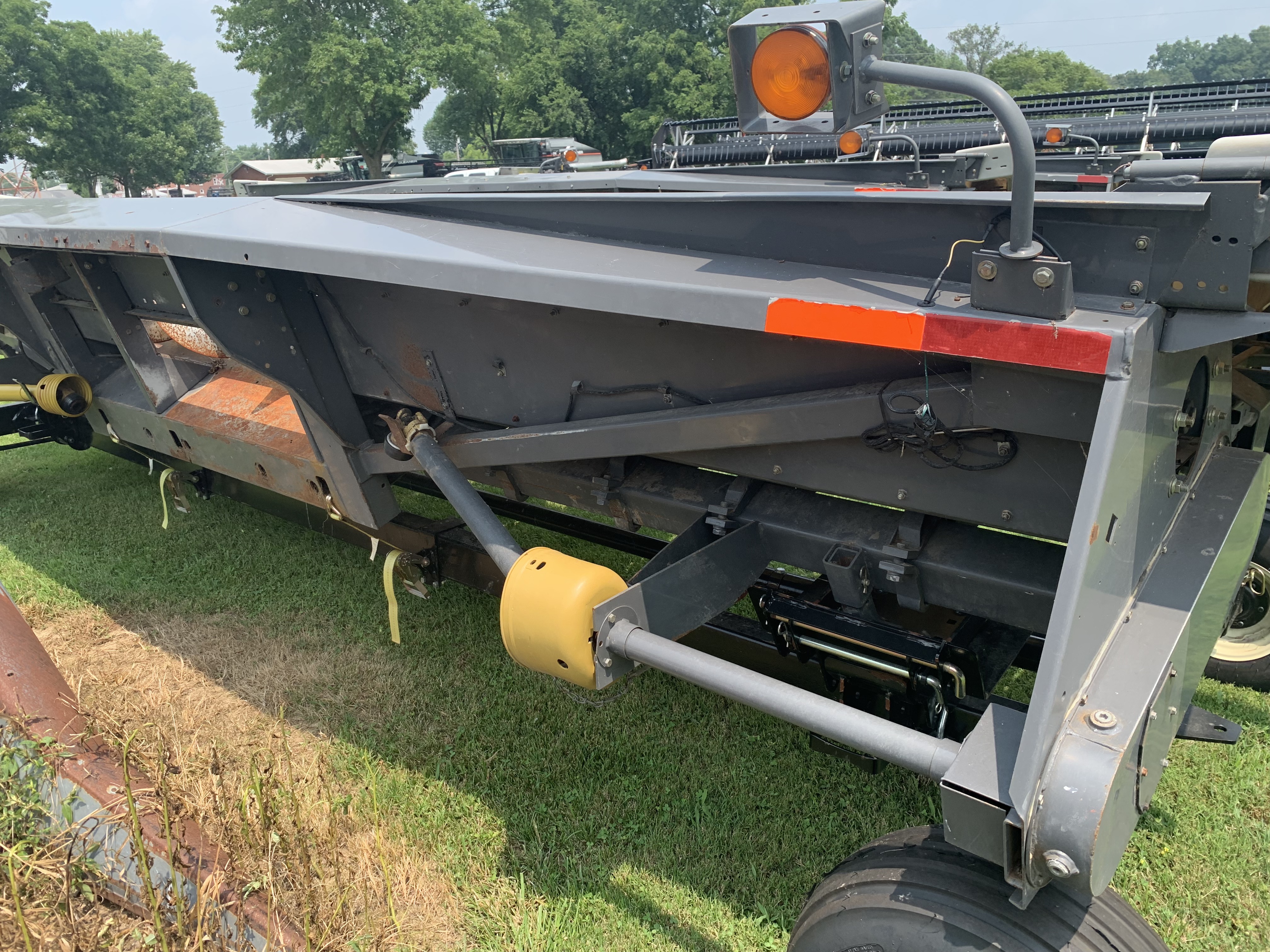 AGCO Gleaner 3000-8R Header Combine