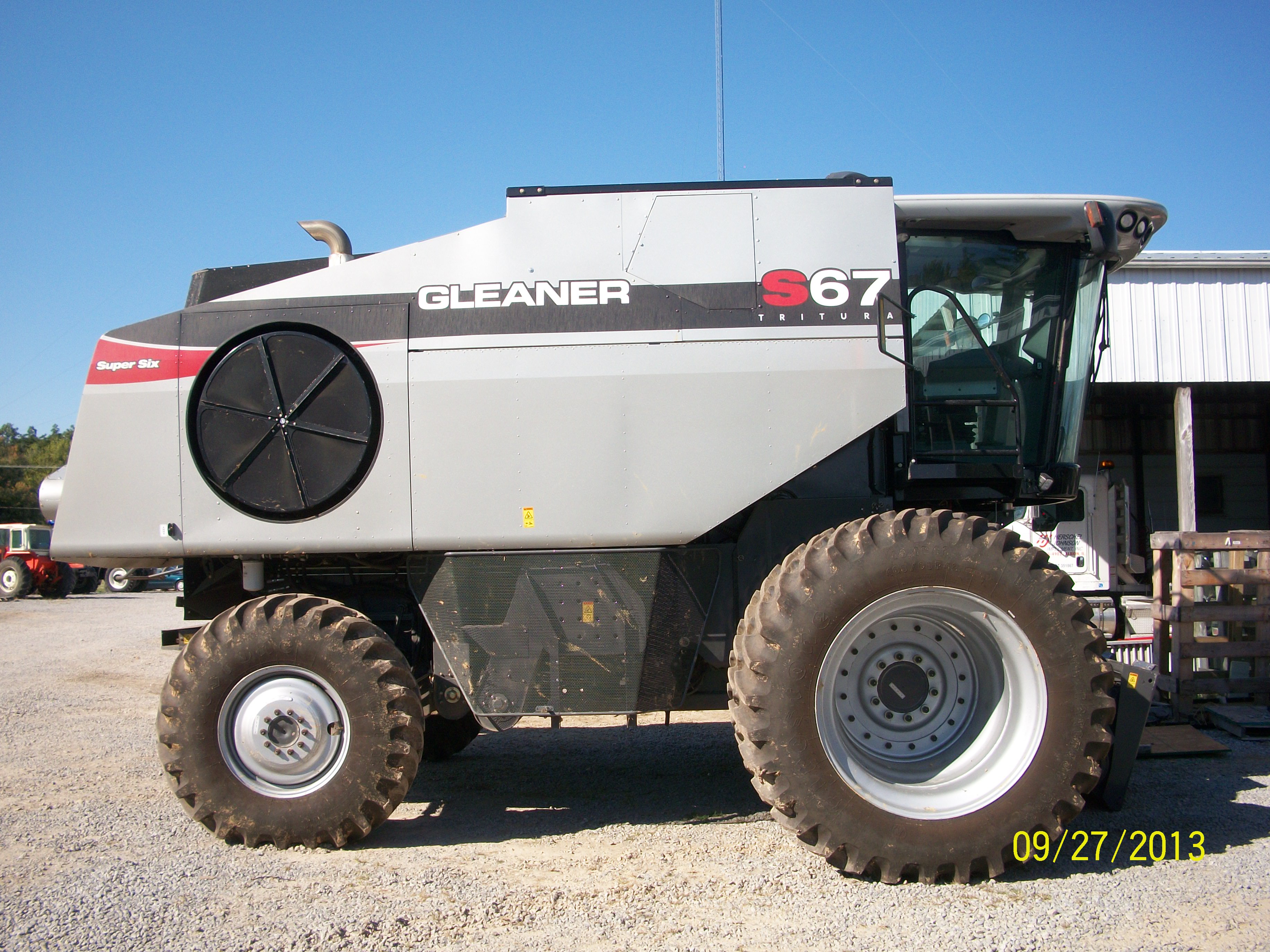 2011 AGCO Gleaner S67 Combine