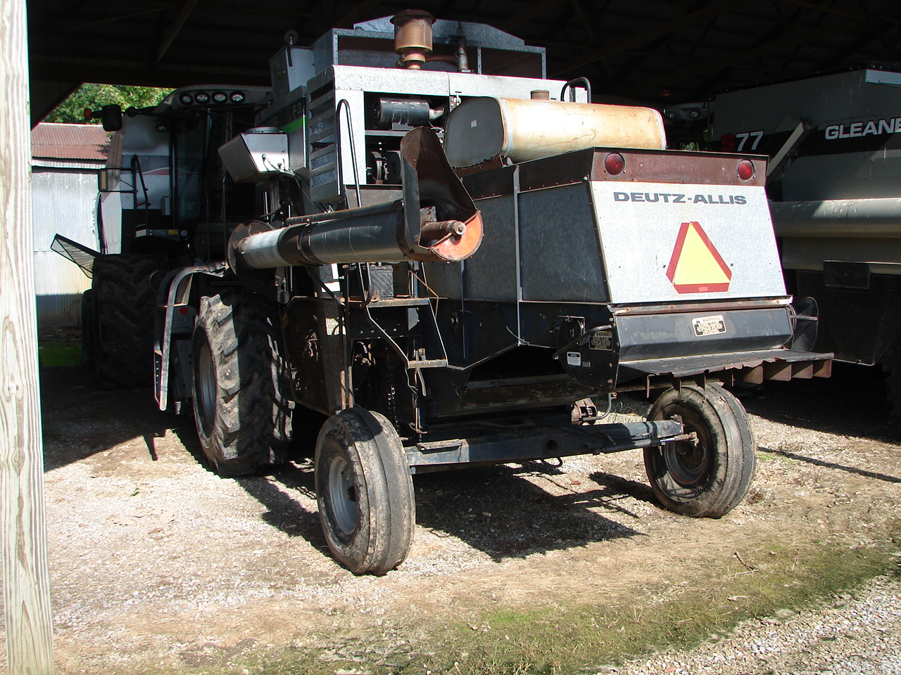 Gleaner FKS-3 Combine