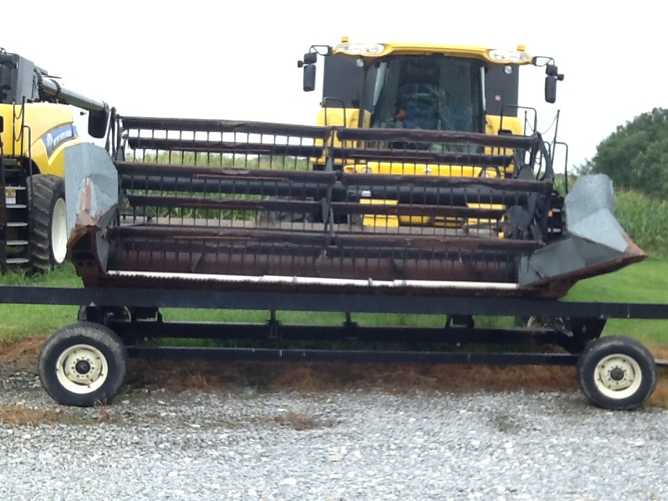 Gleaner FKS-3 Combine