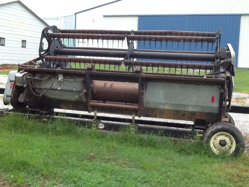 Gleaner FKS-3 Combine