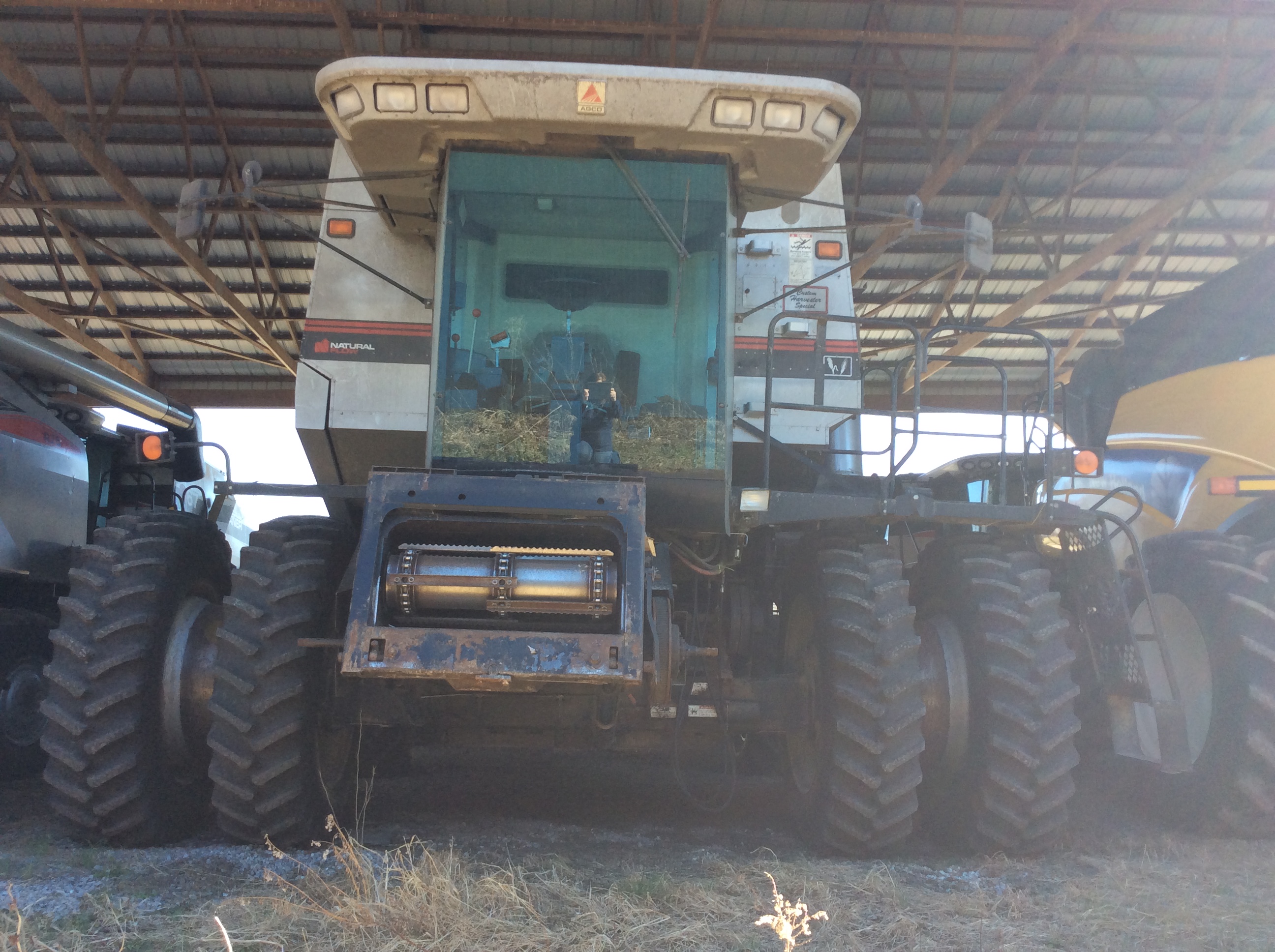 2001 AGCO Gleaner R72 Combine