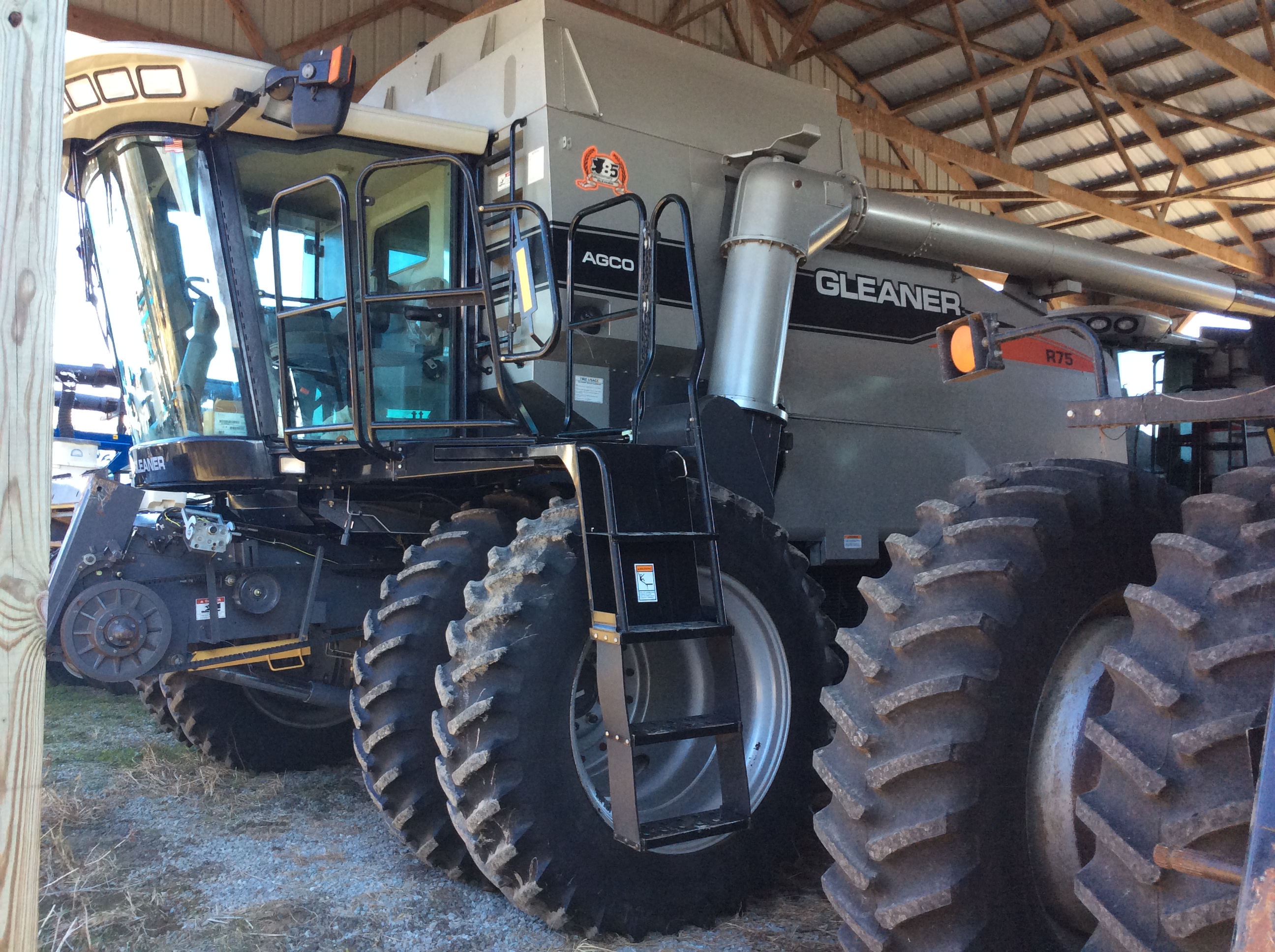 2008 AGCO Gleaner R75 Combine