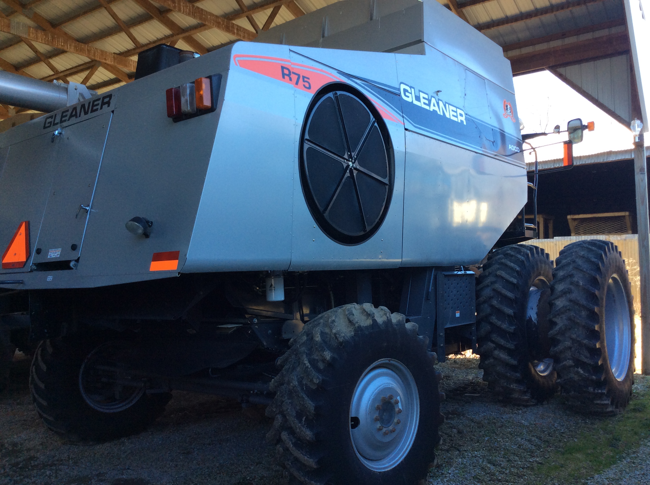 2008 AGCO Gleaner R75 Combine