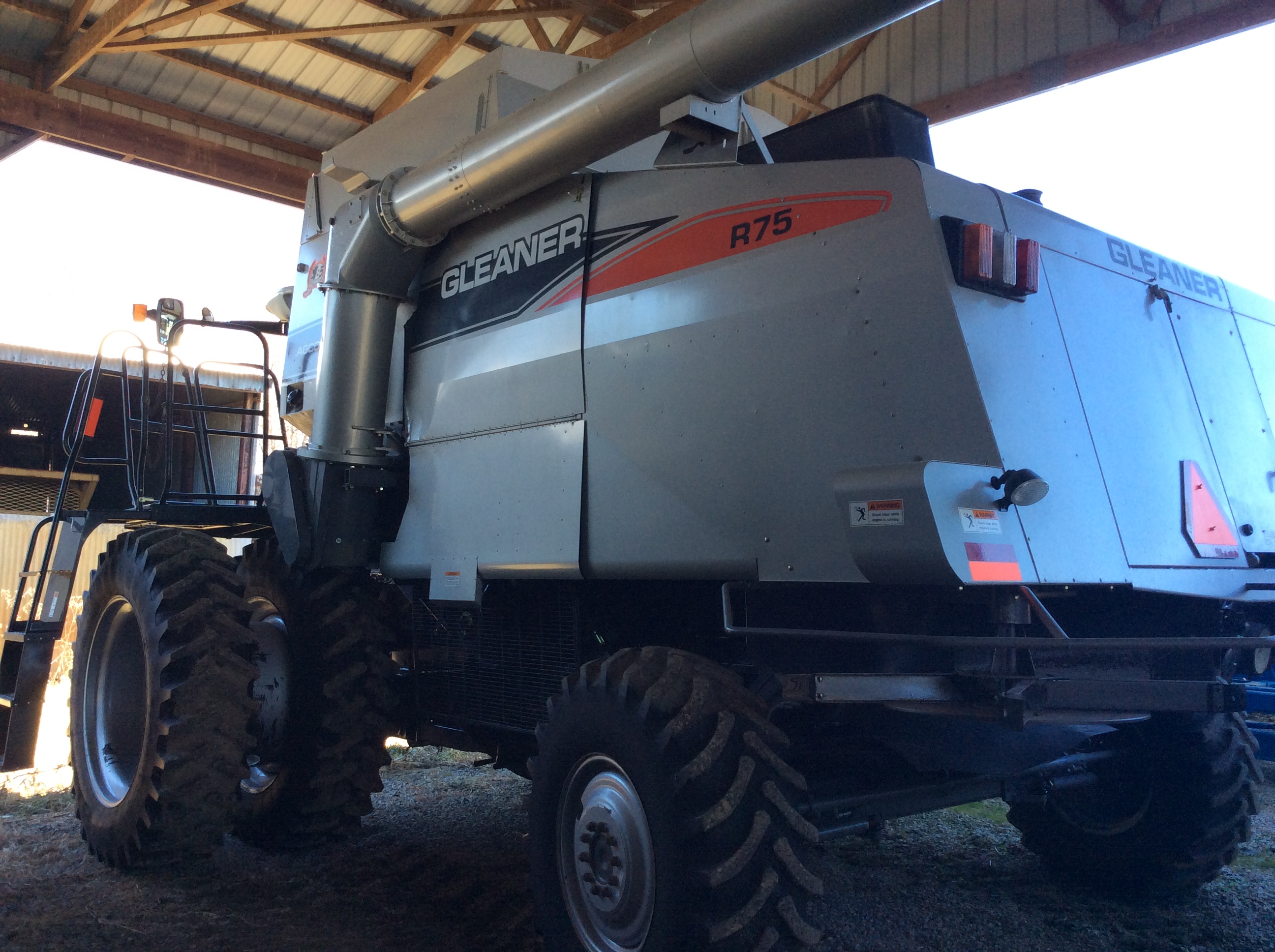 2008 AGCO Gleaner R75 Combine