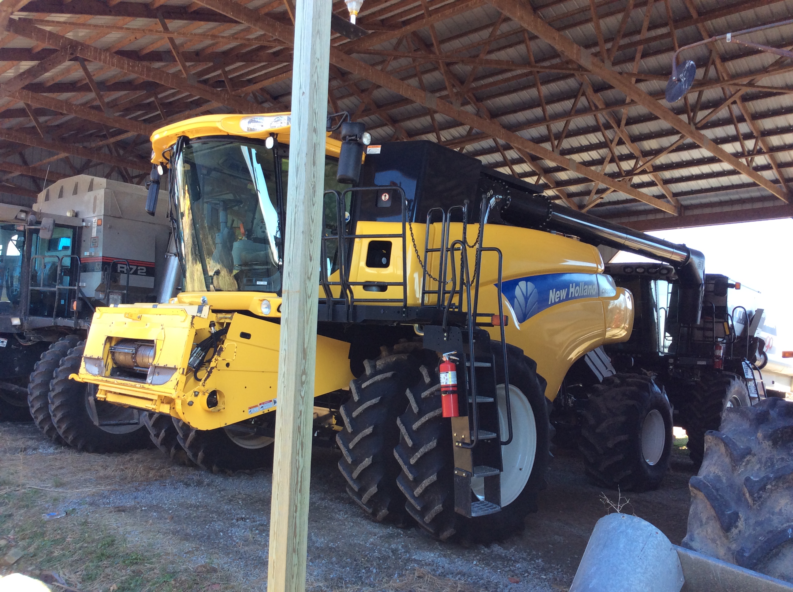 2009 New Holland CR9060 Combine