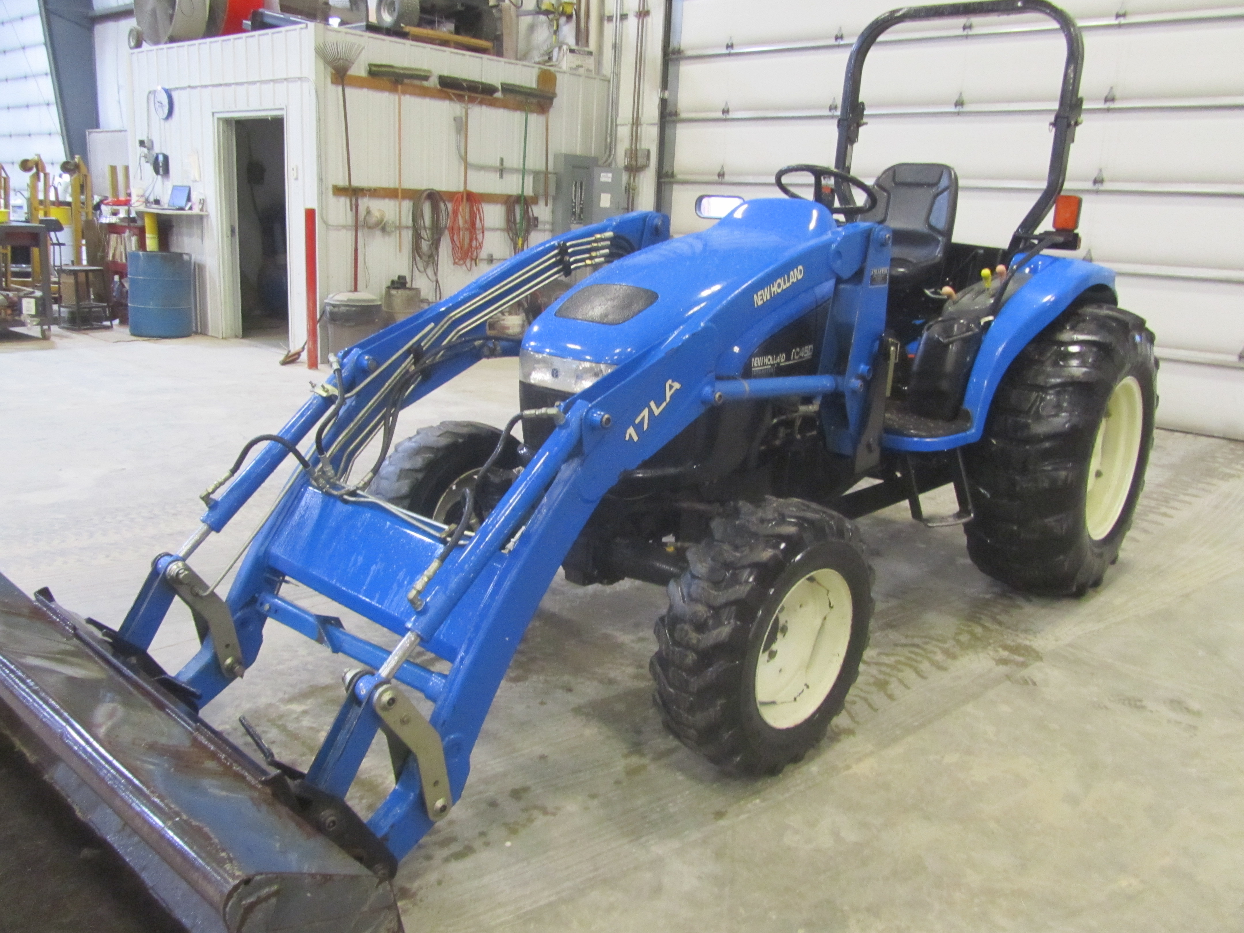 2003 New Holland TC45 Tractor for sale in Mascoutah, IL | IronSearch