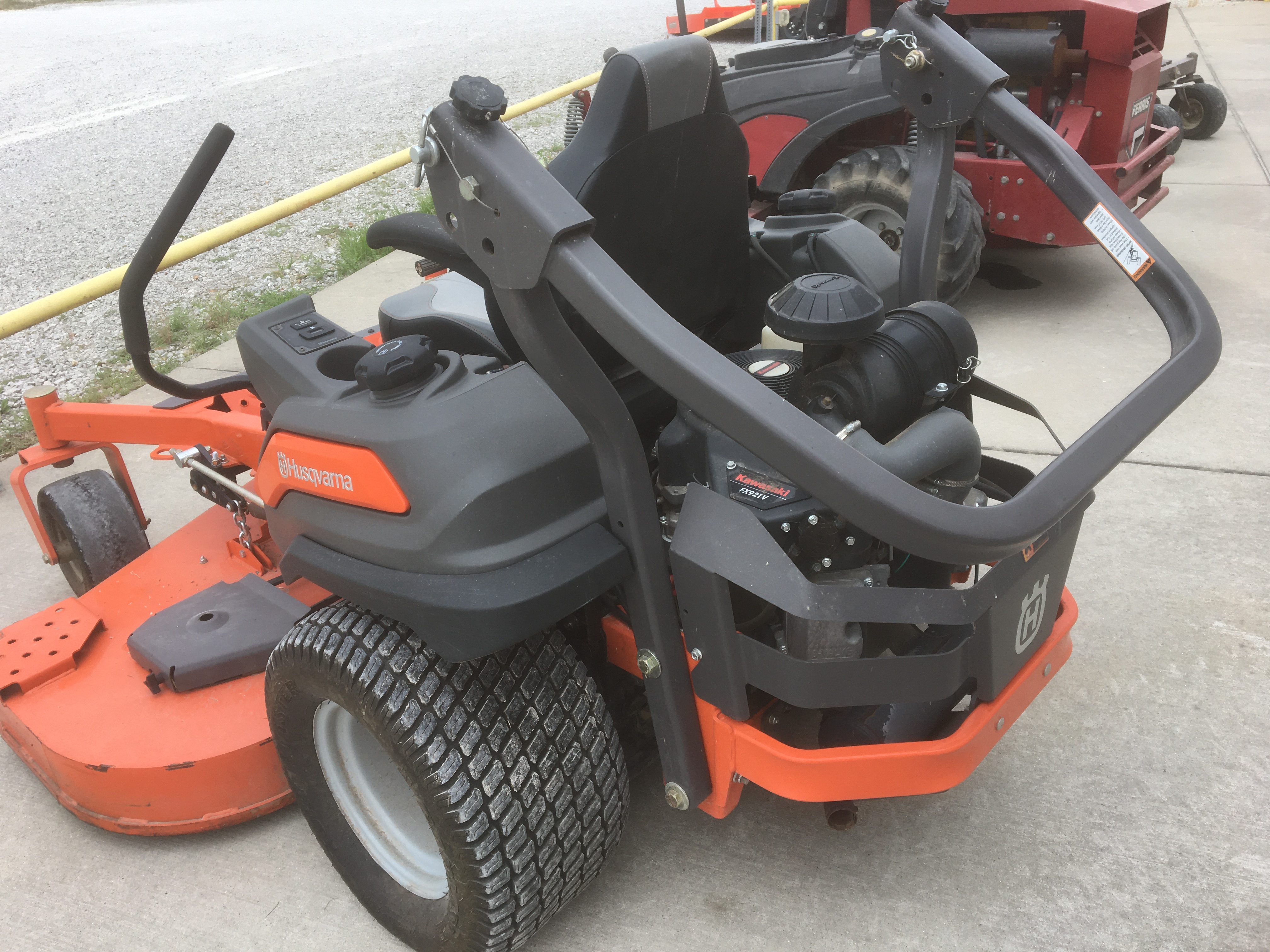 Husqvarna Z572X Mower/Zero Turn