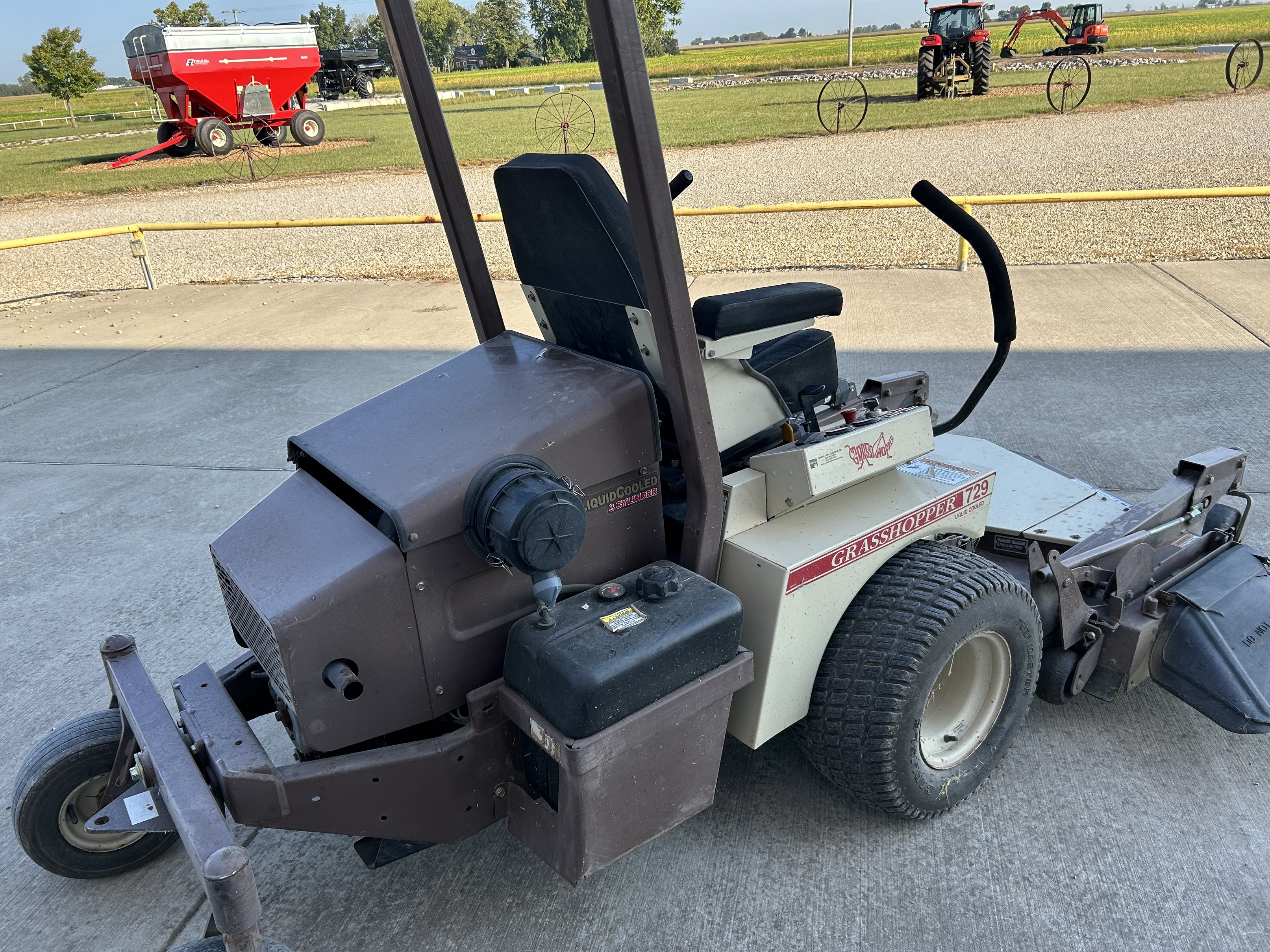 2010 Grasshopper 729T6 Mower/Front Mount