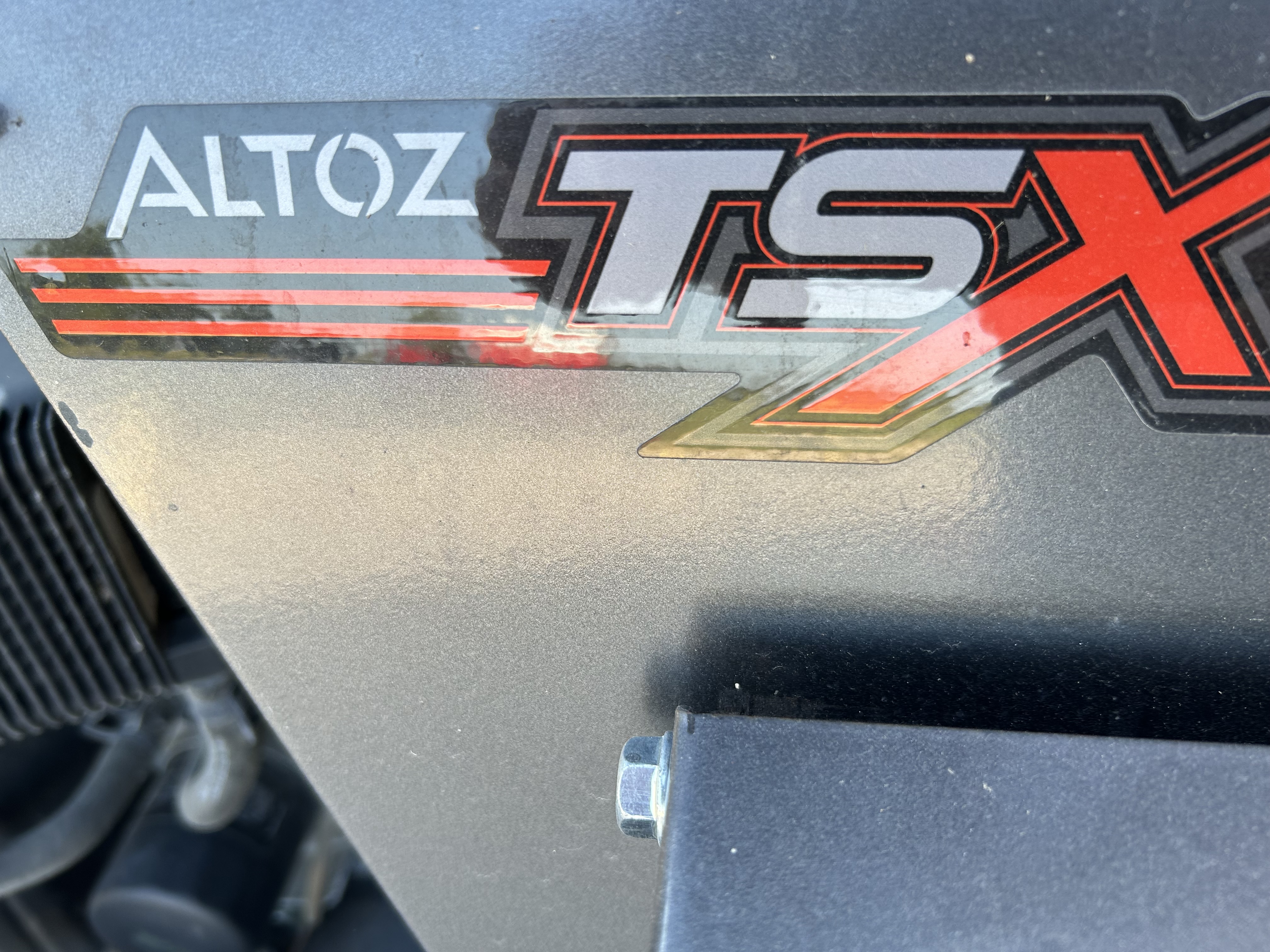 2022 Altoz TSX561i Mower/Zero Turn